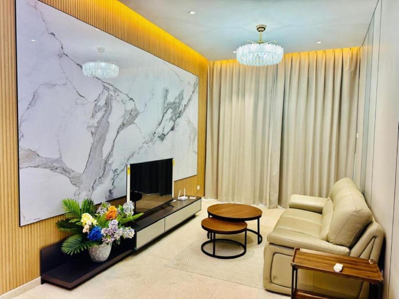 Crown The Manor Klcc Center