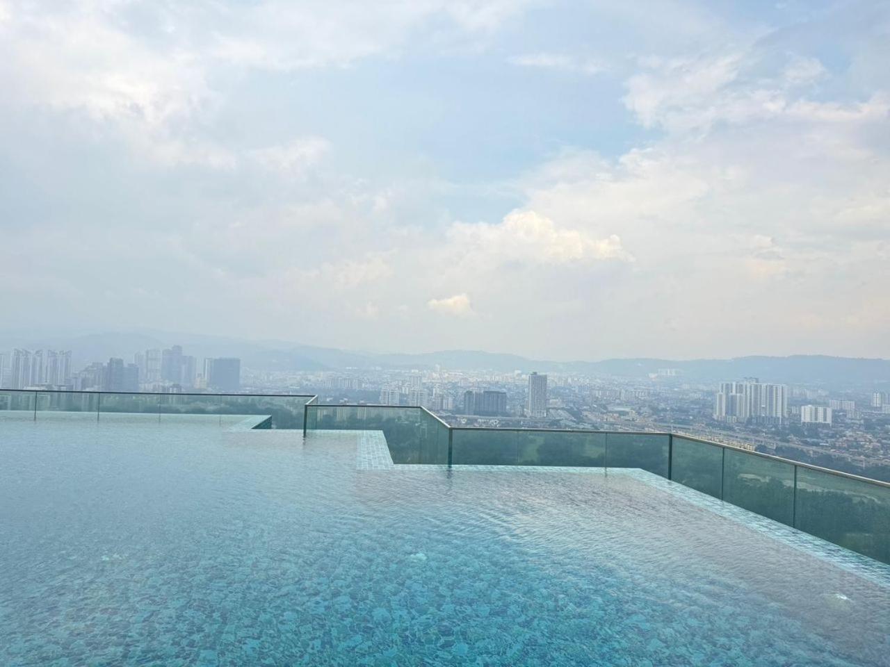 Crown The Manor Klcc Center *